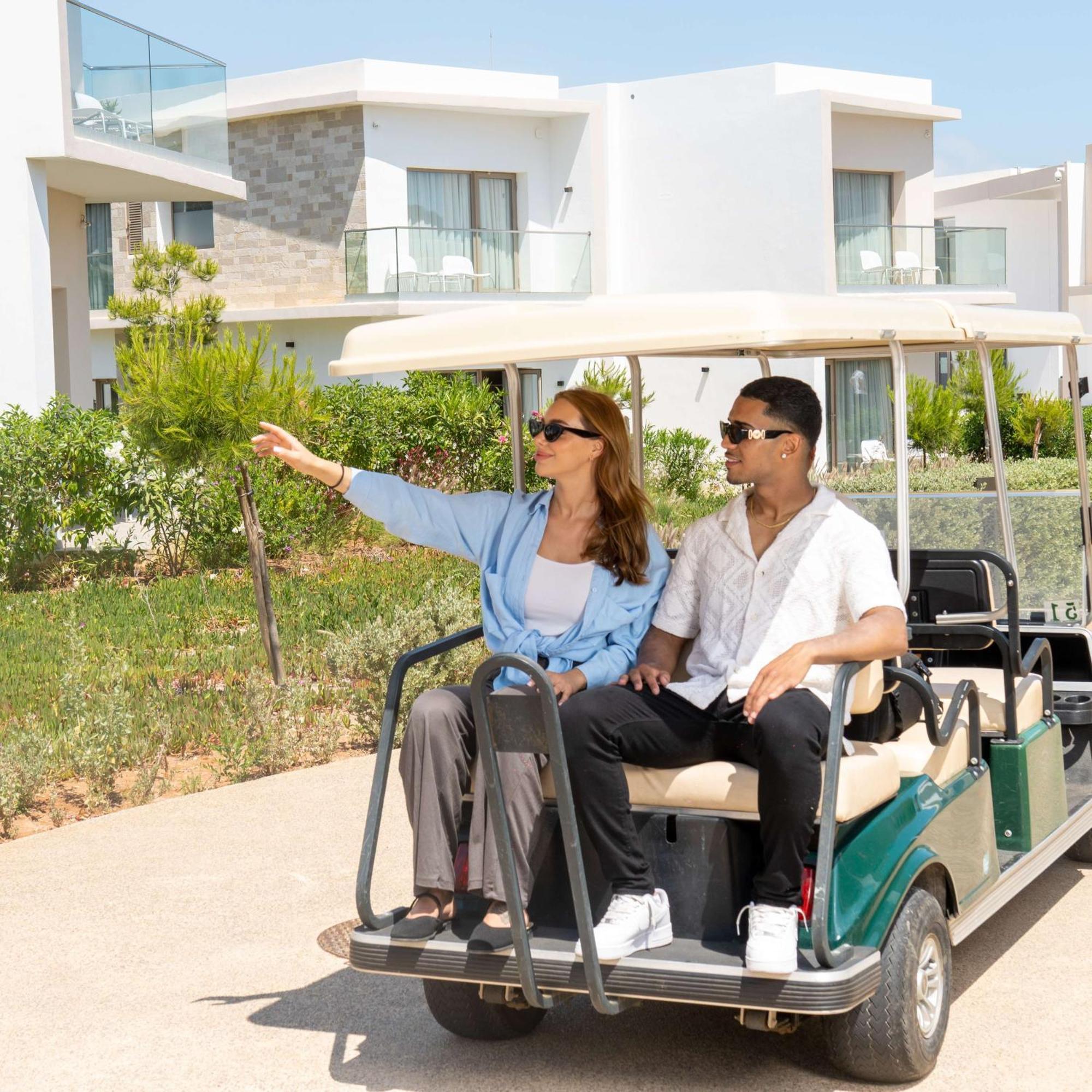 Radisson Blu Resort Al Hoceïma Zewnętrze zdjęcie Golf cart