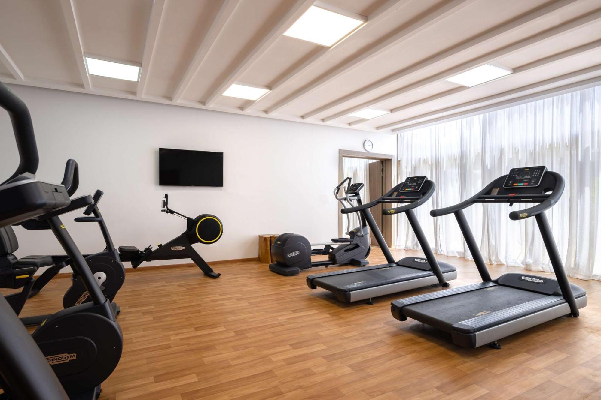 Radisson Blu Resort Al Hoceïma Zewnętrze zdjęcie A gym at a hotel