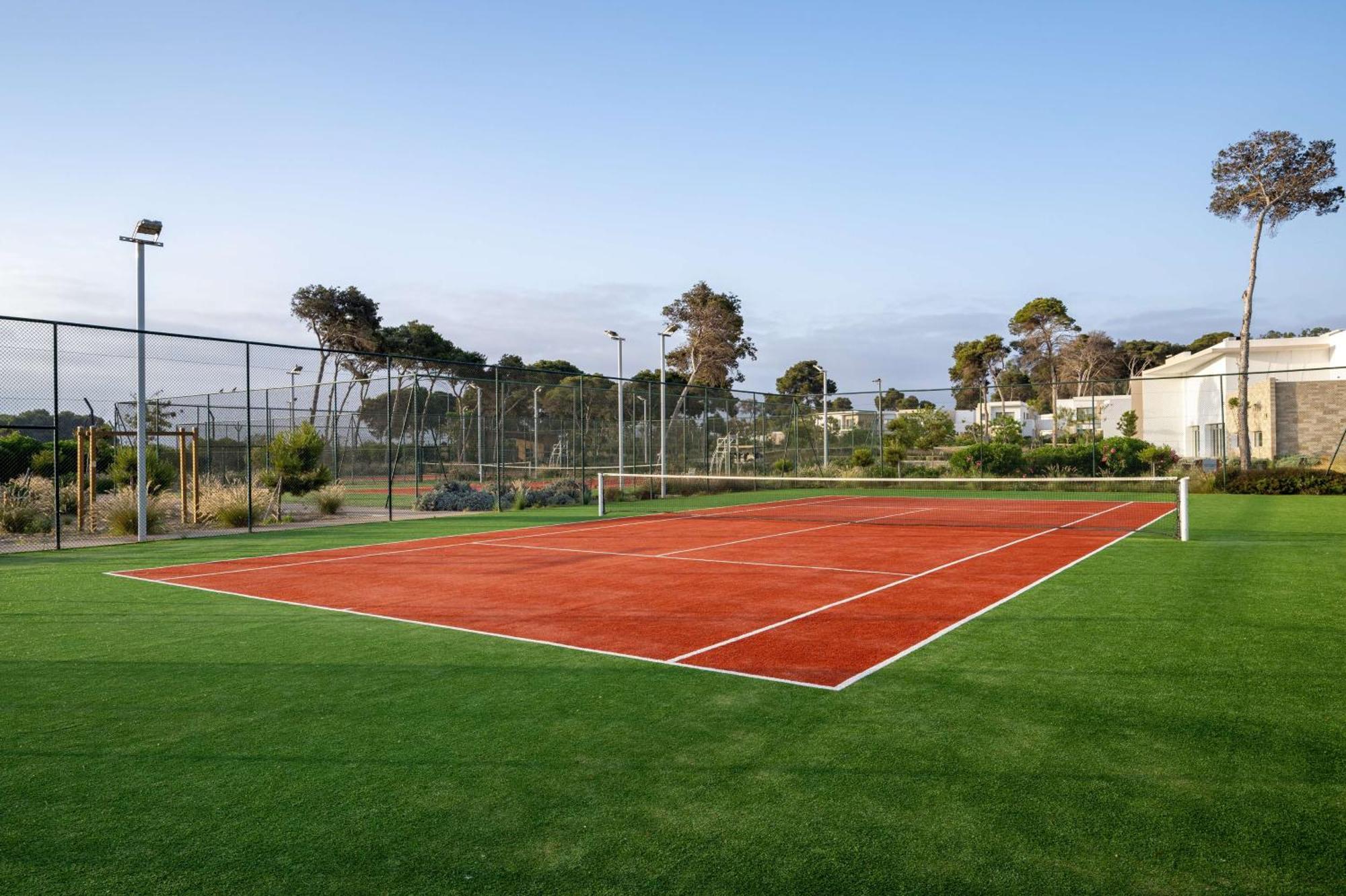 Radisson Blu Resort Al Hoceïma Zewnętrze zdjęcie Tennis court
