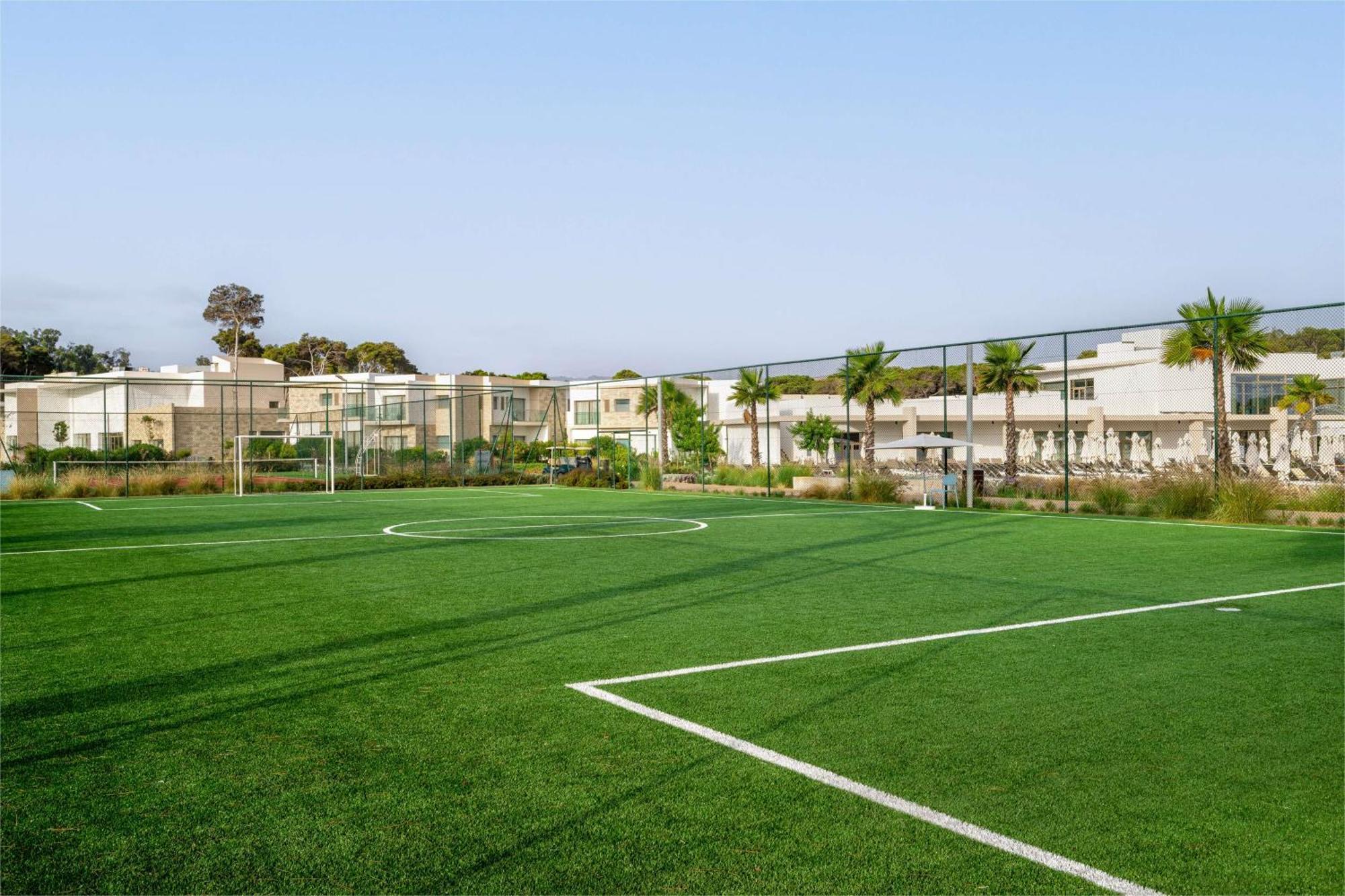 Radisson Blu Resort Al Hoceïma Zewnętrze zdjęcie The football field