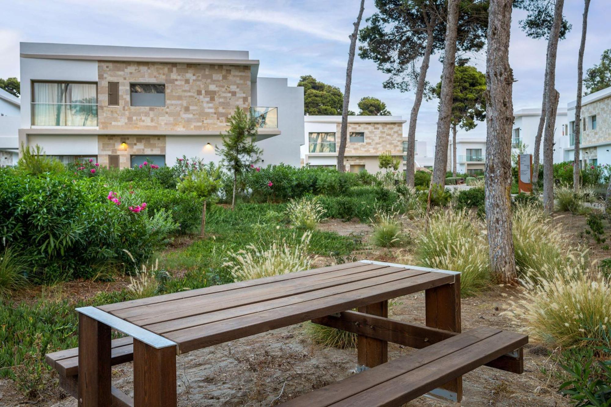 Radisson Blu Resort Al Hoceïma Zewnętrze zdjęcie The campus of the University of Lleida